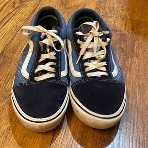 Mens Old Skool Vans.  Size: 10.5
